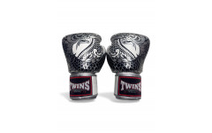 Боксерские перчатки Twins Special FBGV52 Dragon white silver 16 oz