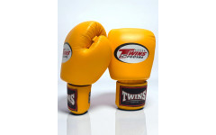 Боксерские перчатки Twins Special BGVL3 yellow 12 oz
